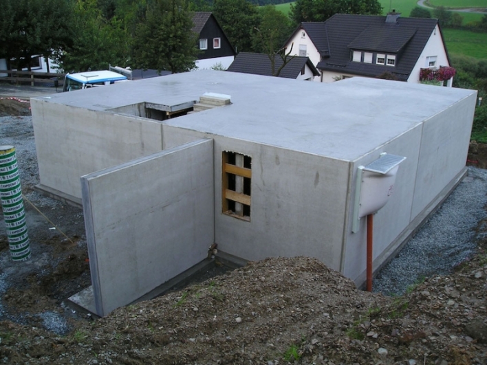 Basis Keller beim Bau
